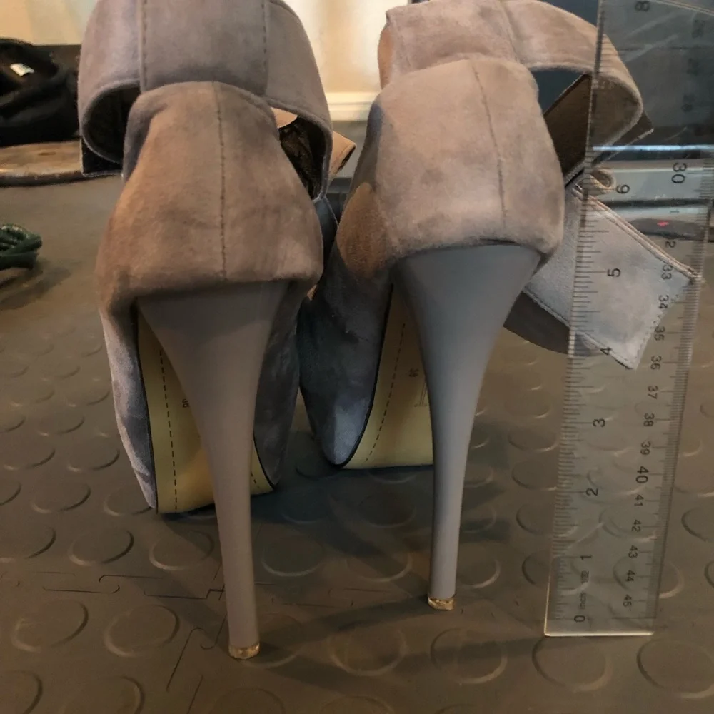 New No. 55 Gray Suede Stiletto Platform Heels - Picture 3 of 5